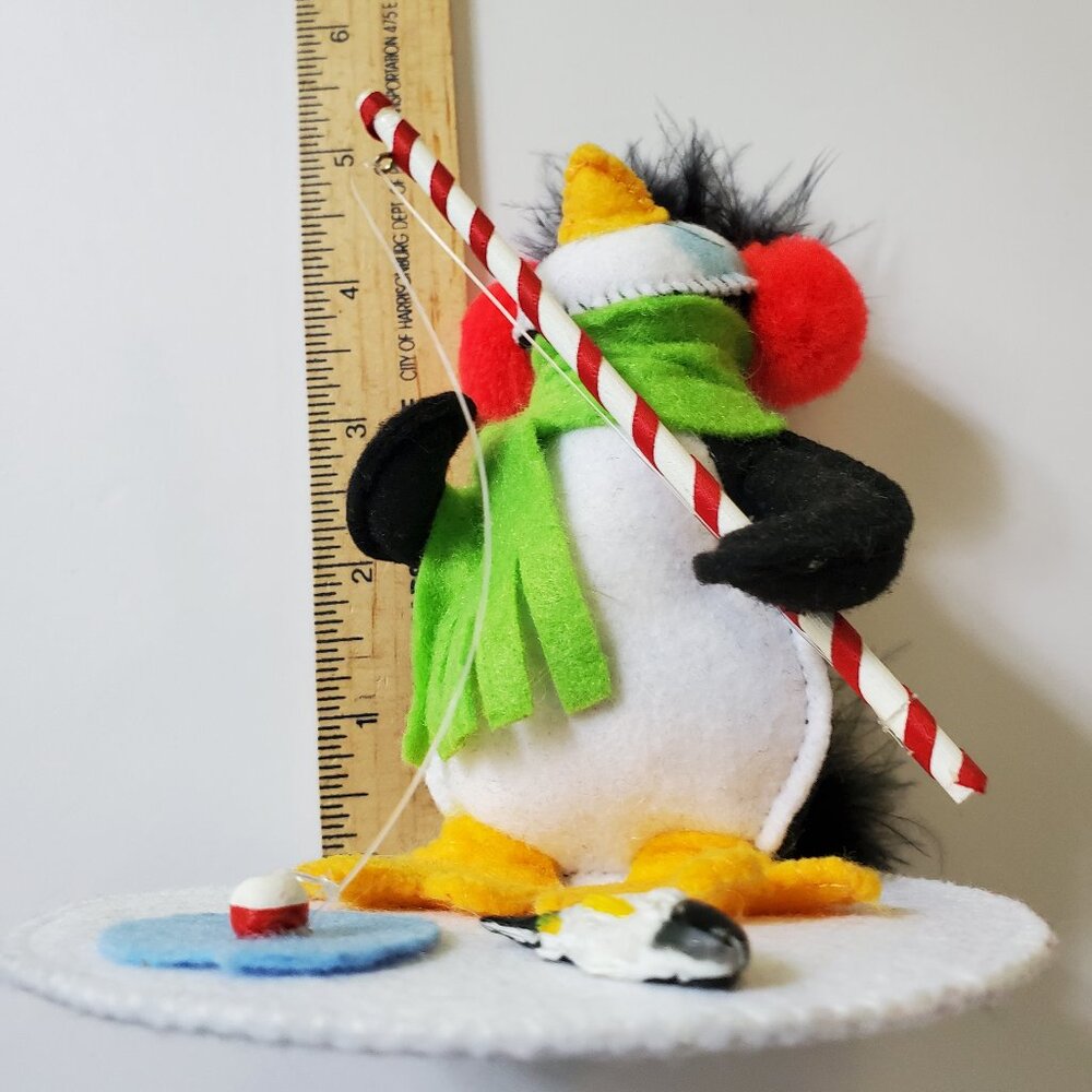 Annalee 2015 Jolly Lolli Ice Fishing Penguin - Picture 8 of 8